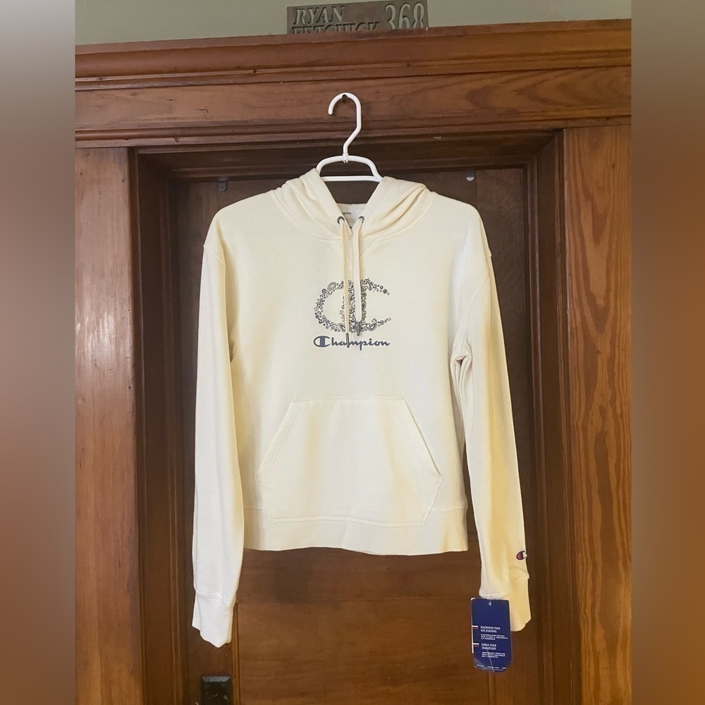 NWT cream colored champion hoodie